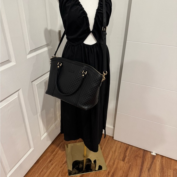 GUCCI Microguccissima Medium Satchel Black - Picture 16 of 17